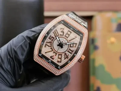 Stories handcrafted leather